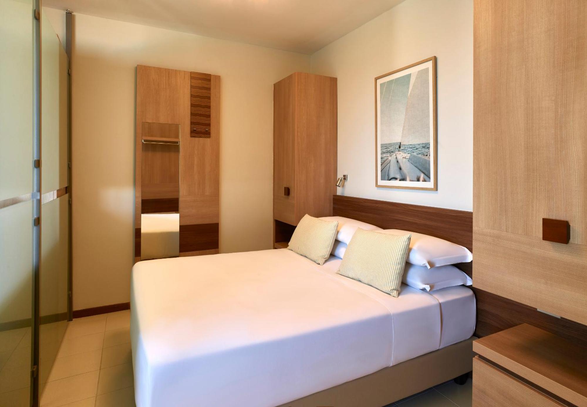 Serena Majestic Residence Montesilvano Marina Δωμάτιο φωτογραφία