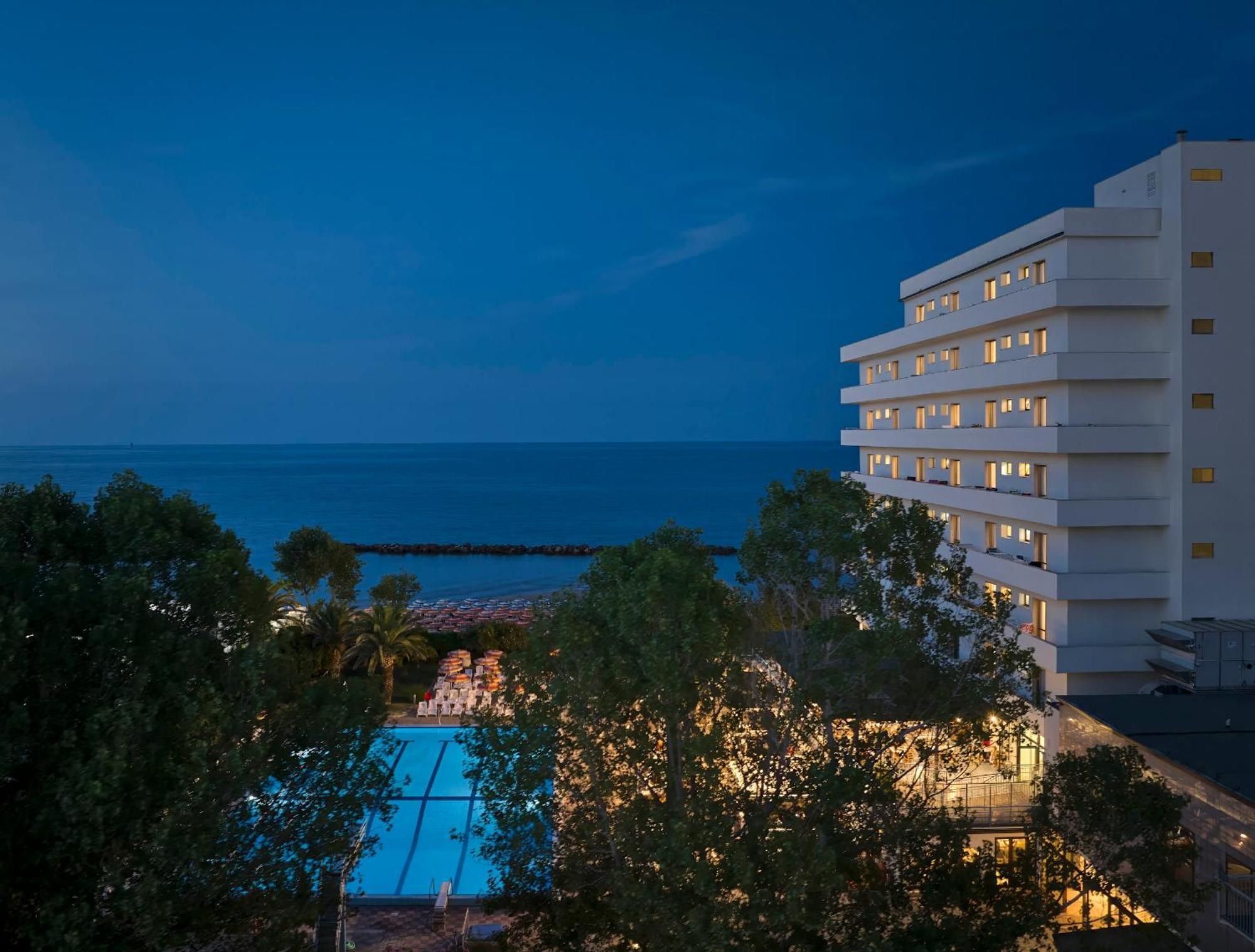 Serena Majestic Residence Montesilvano Marina Εξωτερικό φωτογραφία